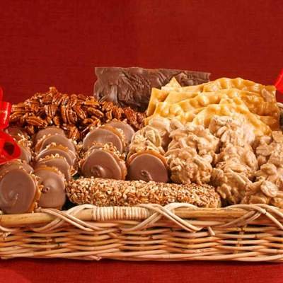 Grab Basket Serves 20 | River Street Sweets
