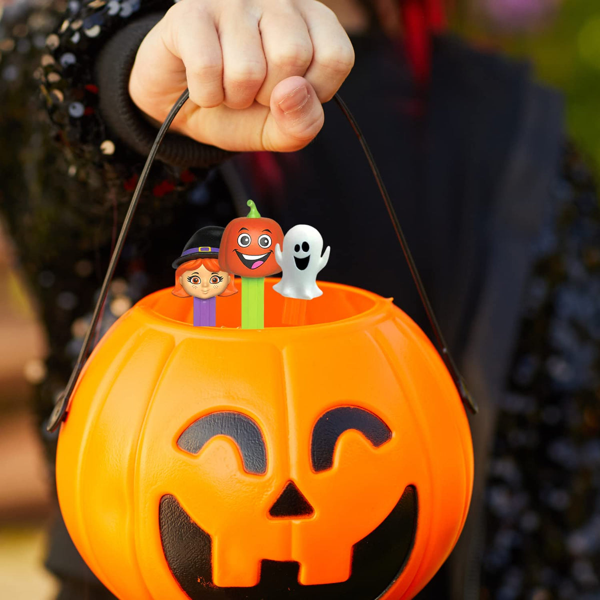 Sweetzo Halloween PEZ Dispenser Gift Set, Spooky Character Assortment with Grape and Orange Flavored Refill Rolls, Trick or Treat Candies and Party