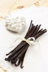 Ecuadorian Vanilla Beans Whole Grade A Vanilla Pods for Homemade Vanilla Extract, Baking, Ice Cream, Flavoring, & Vanilla Powder (8 Ounce)