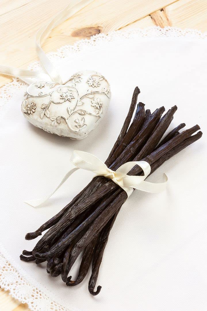 Ecuadorian Vanilla Beans Whole Grade A Vanilla Pods for Homemade Vanilla Extract, Baking, Ice Cream, Flavoring, & Vanilla Powder (8 Ounce)