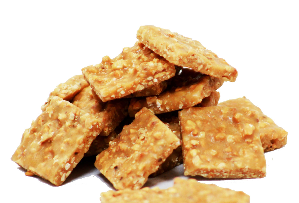 Gourmet Macadamia Brittle Gift Box - by Its Delish | Handmade Old-Fashioned Style | Beautiful & Delicious Square Cut Pieces 16 Oz Macadamia Brittle |