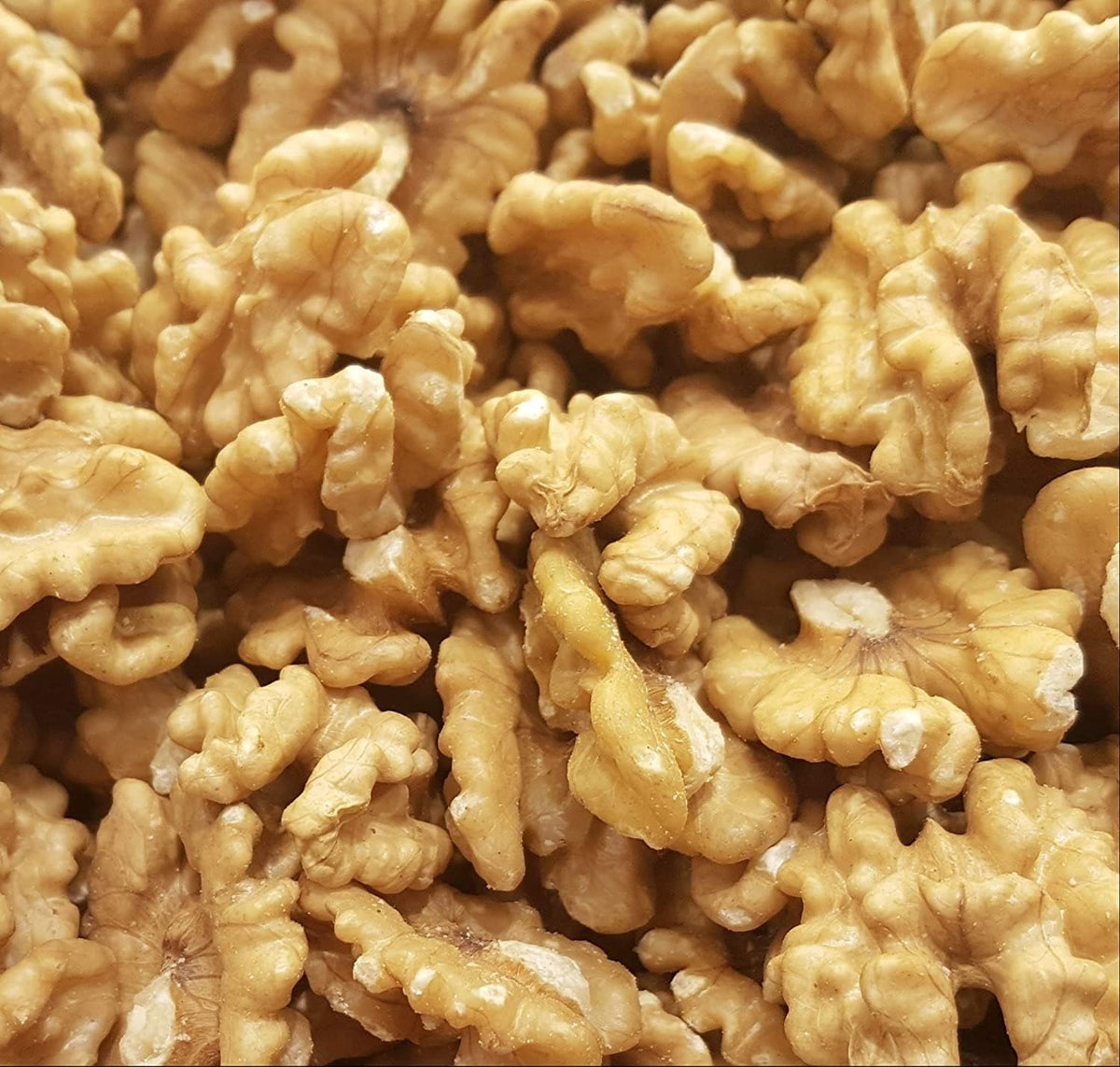 Premium Chandler Raw Walnuts Halves by Its Delish Bulk | Shelled California Chandler Light Walnut Halves (2 lbs)
