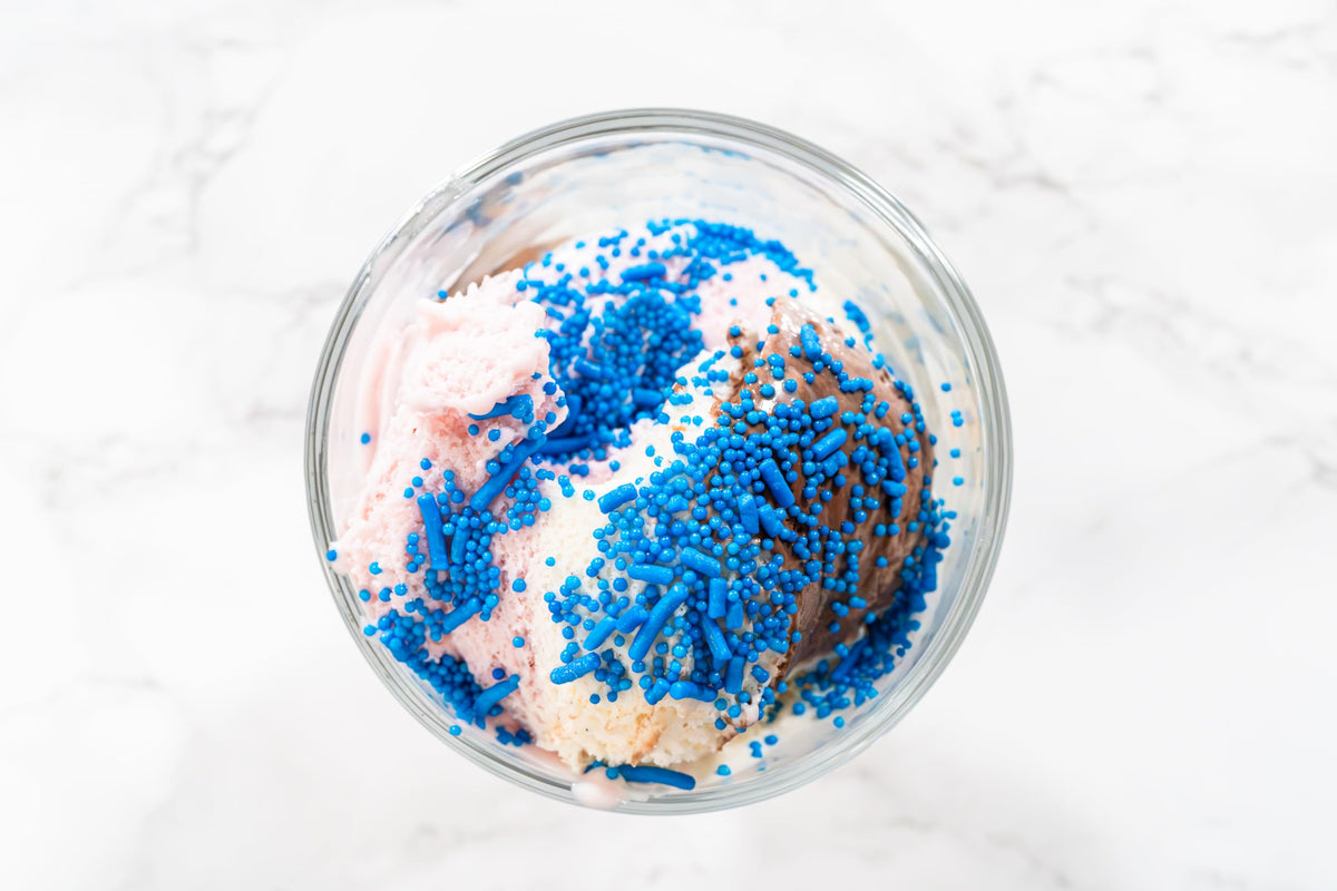 Bakerpan Blue Jimmies Sprinkles - 6 Ounces Blue Sprinkles for Cake Decorating - Edible Sprinkles for Cupcakes, Ice Cream, Cake Decorations (Made in