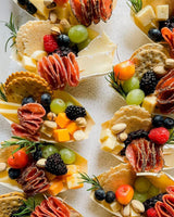 34 Degrees Chili Flake & Olive Oil Crisps | Light & Crunchy Thin Crackers for Charcuterie, Cheese Boards & Entertaining, Six Pack (4.5oz each)