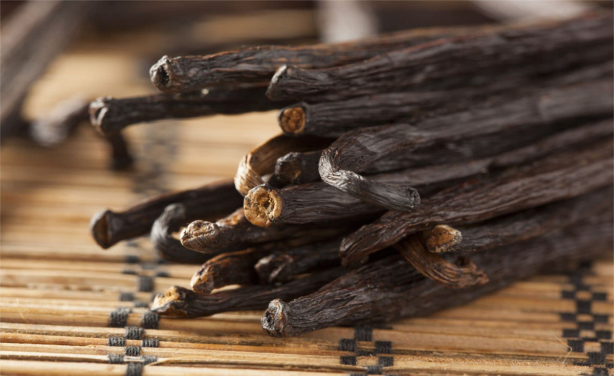 Papua New Guinea Vanilla Beans Whole Grade A Vanilla Pods for Homemade Vanilla Extract, Baking, Ice Cream, Flavoring, & Vanilla Powder (8 Ounce)
