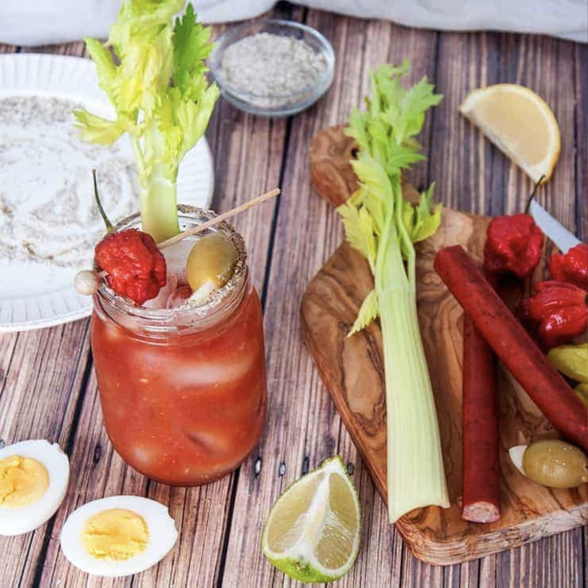 Mr & Mrs T Bold & Spicy Bloody Mary Mix, 1L Bottle, - Premium Cocktail Mixer for Spicy Bloody Marys, Ready to Use