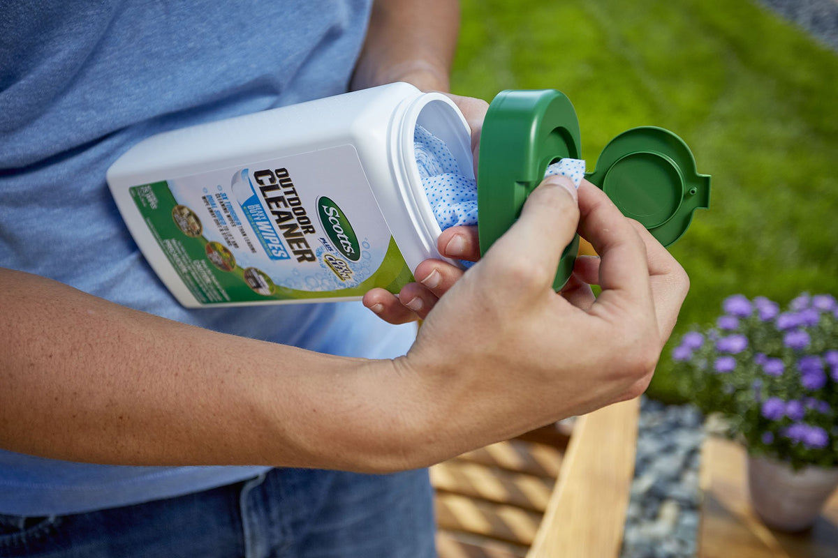 Scotts Outdoor Cleaner Plus OxiClean Heavy Duty Wipes