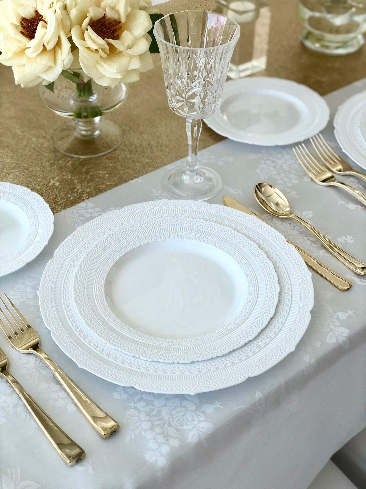 " OCCASIONS " 120 Plates Pack, Extra Heavyweight Vintage Wedding Party Disposable Plastic Plates (8.25'' Appetizer/dessert plate, Chateau in White)