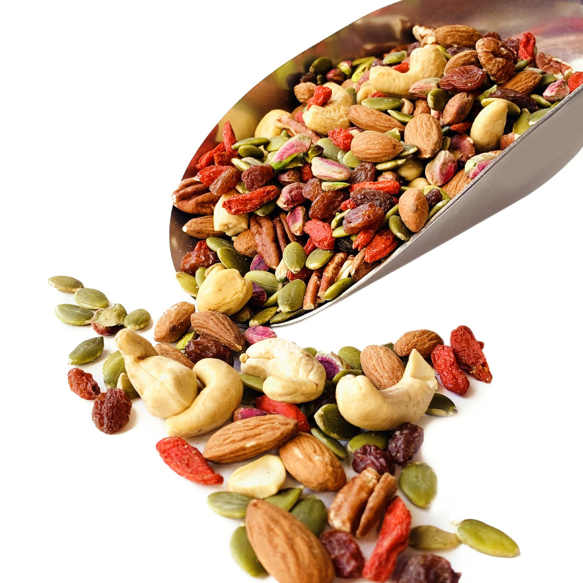 NY SPICE SHOP Goji Berry Trail Mix with Mixed Nuts - Dried Fruit Healthy Snacks for Adults and Kids - Nut Snack Packs - 5 Pound