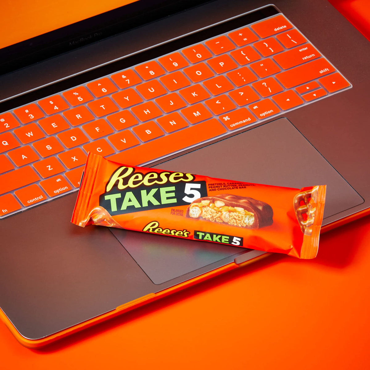 REESE'S TAKE 5 Pretzel, Peanut and Chocolate King Size, Candy Bars, 2.25 oz (18 Count)