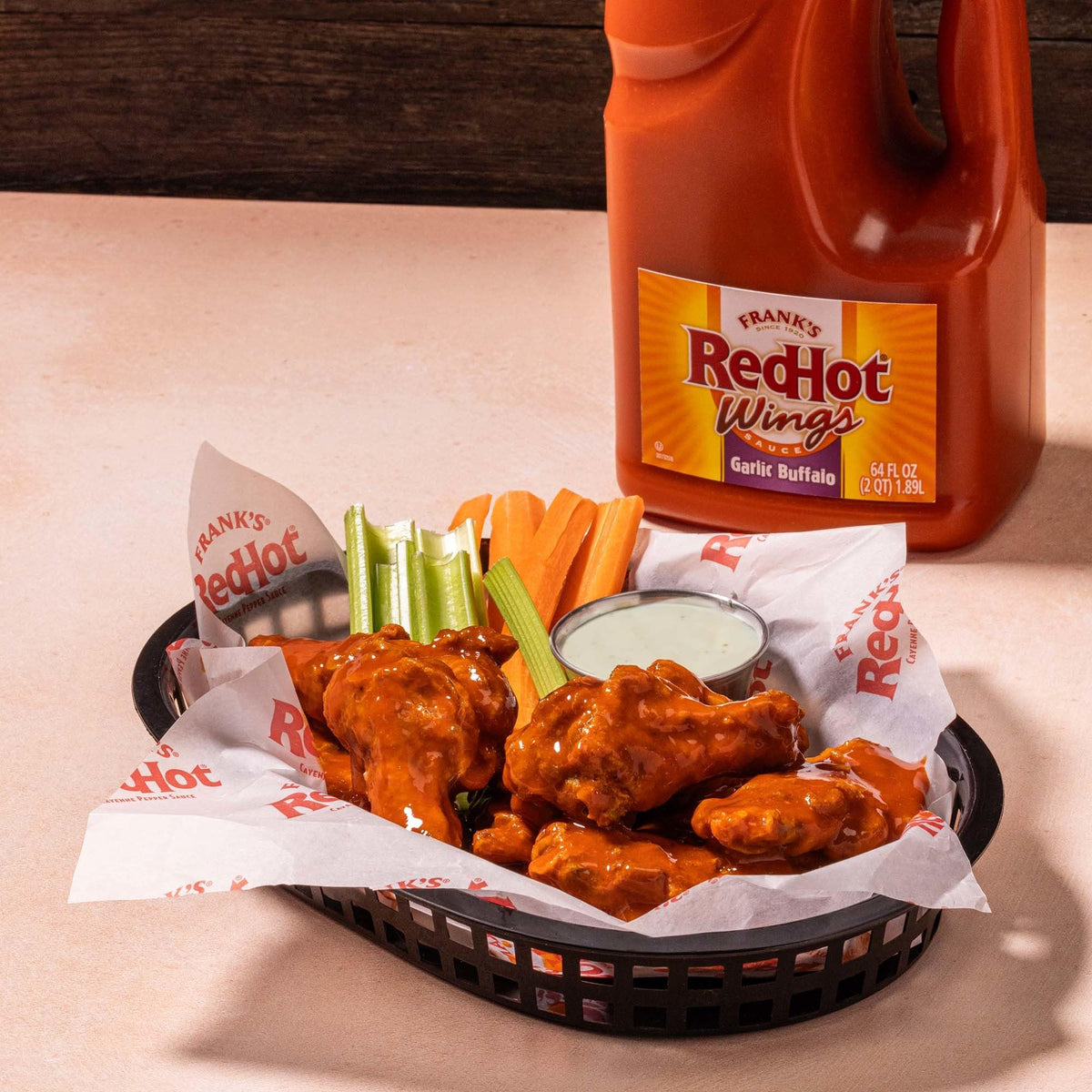 Frank's RedHot Garlic Buffalo Wings Sauce, 0.5 gal