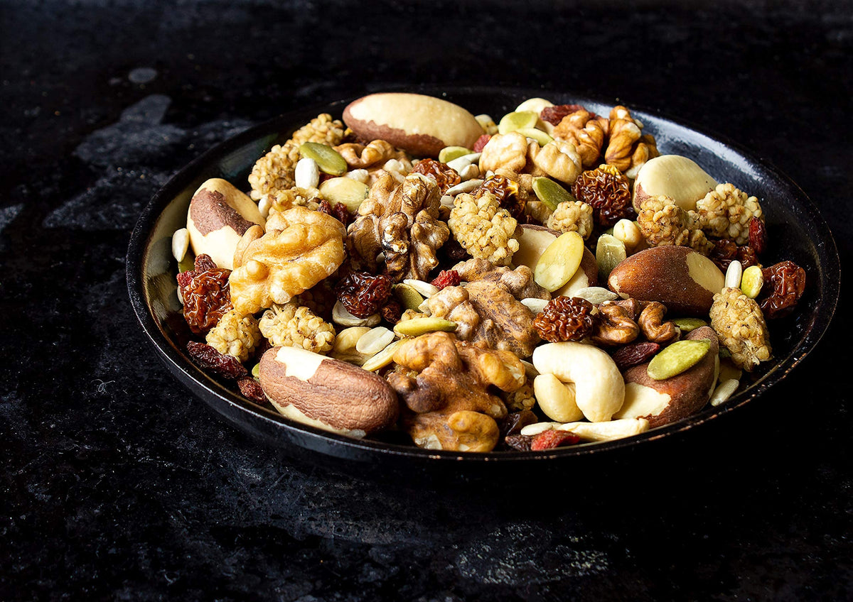 Organic Power Snack Mix, 8 Ounces - Raw and Non-GMO Trail Mix Contains Goji Berries, Golden Berries, Mulberries, Raisins, Brazil Nuts, Cashews